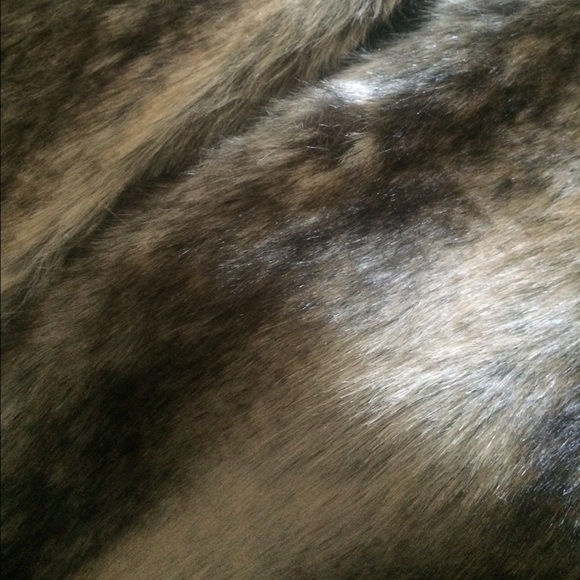 NWOT faux fur vest - Picture 2 of 2