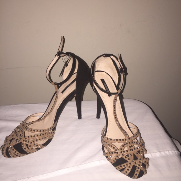 Comfortable Black and tan heels