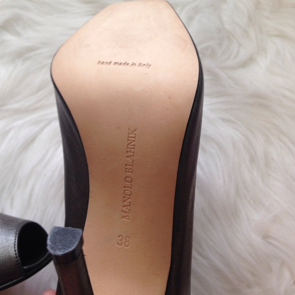 NWOT Manolo Blahnik Pewter Booties - Picture 4 of 4