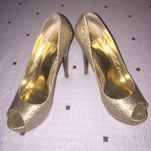 Fun Gold Sparkly heels