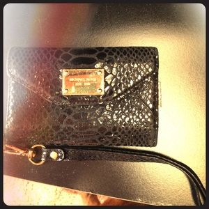 Michael Kors iPhone 4 phone case and wallet
