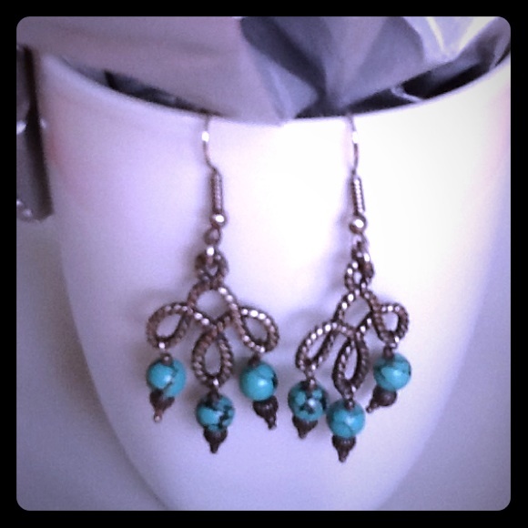 Jewelry - 💎 Silver- Tone Turquoise Chandelier Earrings