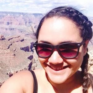 Meet your Posher, Lorena