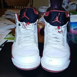 Jordan fire red 5's (Black tongue)