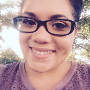 Meet your Posher, Kayla