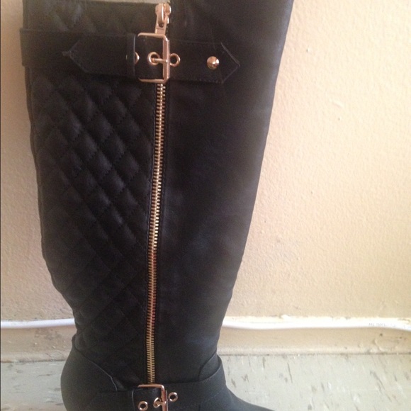Very pretty boots - Picture 3 of 4