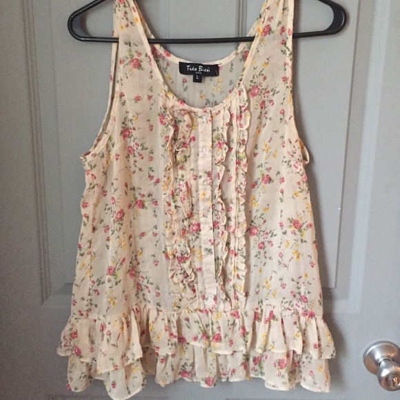 Floral tank in size large