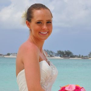 Meet your Posher, Lara