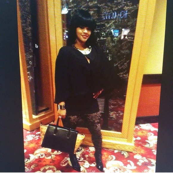 Meet your Posher - Picture 3 of 4