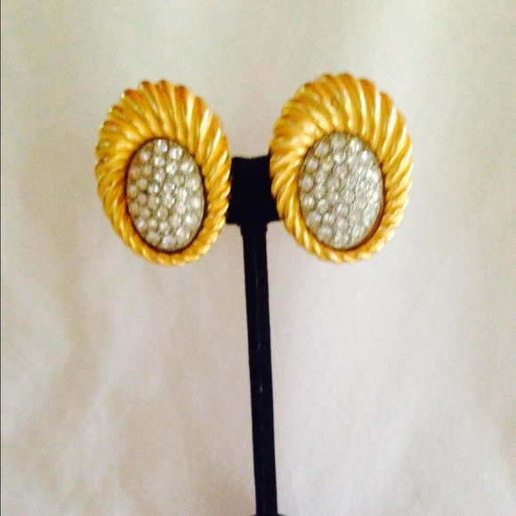 Gold Tone Faux Rhinestone Earrings. Clip On - Picture 1 of 3