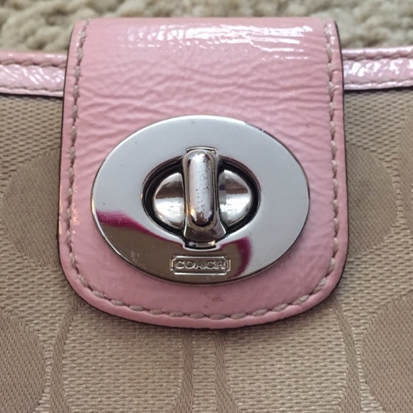 Coach Wallet - Picture 4 of 4