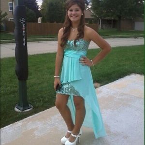 Homecoming dress need sold asap!