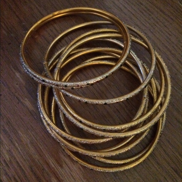 Fashion bangles