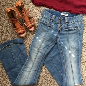 🌼Free People🌼 70s style flare jeans
