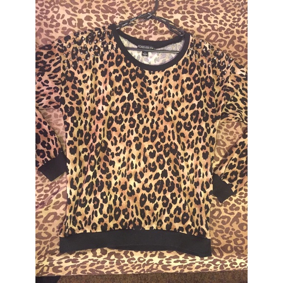 NEW❗️Leopard Print Sweater
