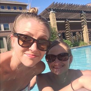 Meet your Posher, Brittney