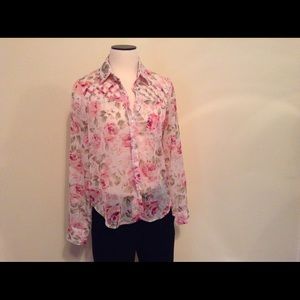 Long sleeve shirt.
