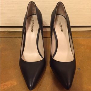 Shoemint Classic Pump in Black