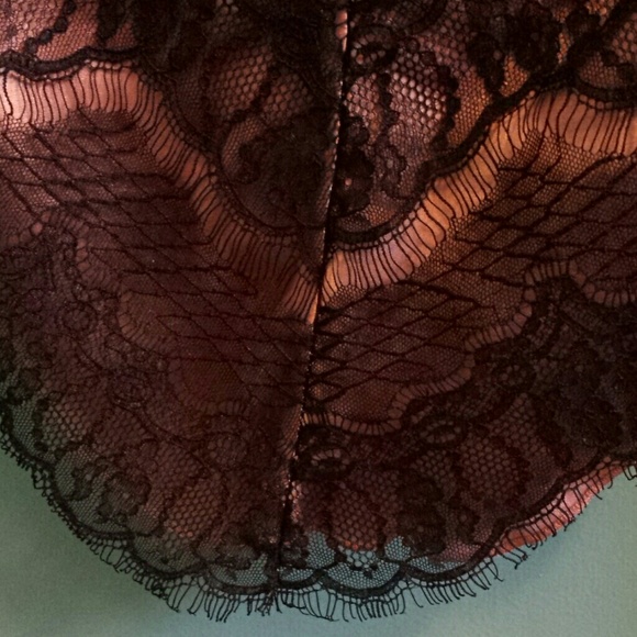 CACHE LACED PINK/BLK CROP TOP - Picture 3 of 4