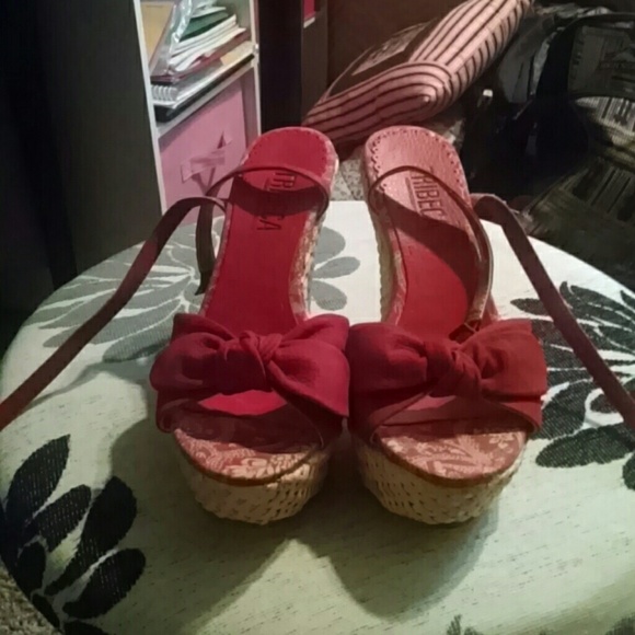 Red Wedges