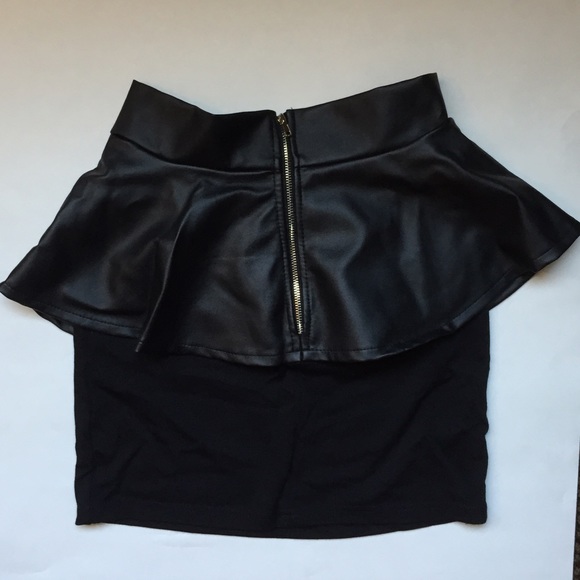 LF peplum skirt. - Picture 2 of 4