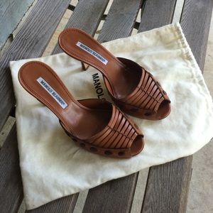 Manolo Blahnik cognac leather heels