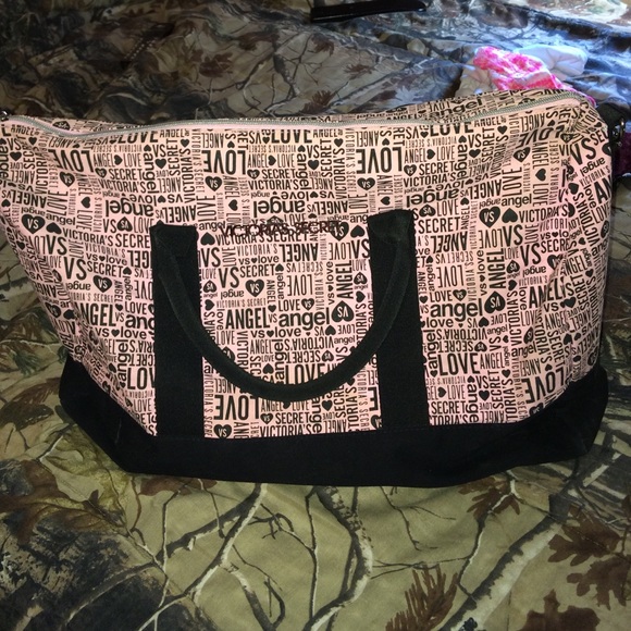 Victoria Secret PINK duffle.