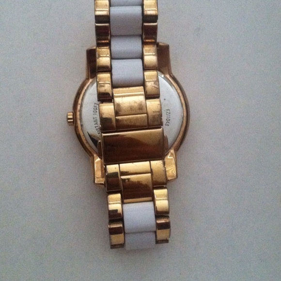 Watch - Picture 2 of 3