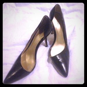 Black pointed toe heels