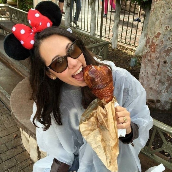 Meet your Posher! 💕 - Picture 2 of 4