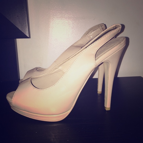 💥SOLD💥Nude heels