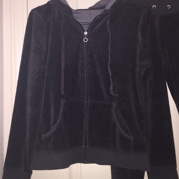 gray tracksuit - Picture 2 of 3