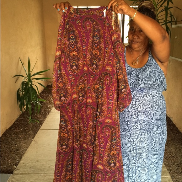 Beautiful colorful dress - Picture 2 of 3