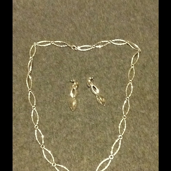 Silver necklace and earrings
