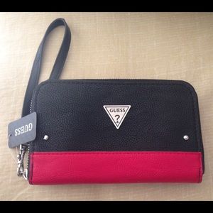 GUESS WRISTLET (NWT)