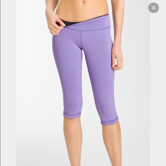 Zella Brand Reversible Capri, Purple & Black Small