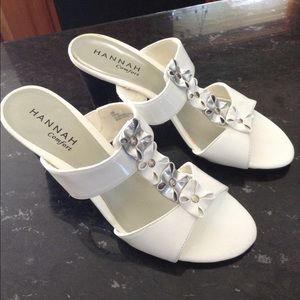 🔴Brand new white sandals