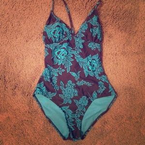 Old Navy One Piece Bathing Suit