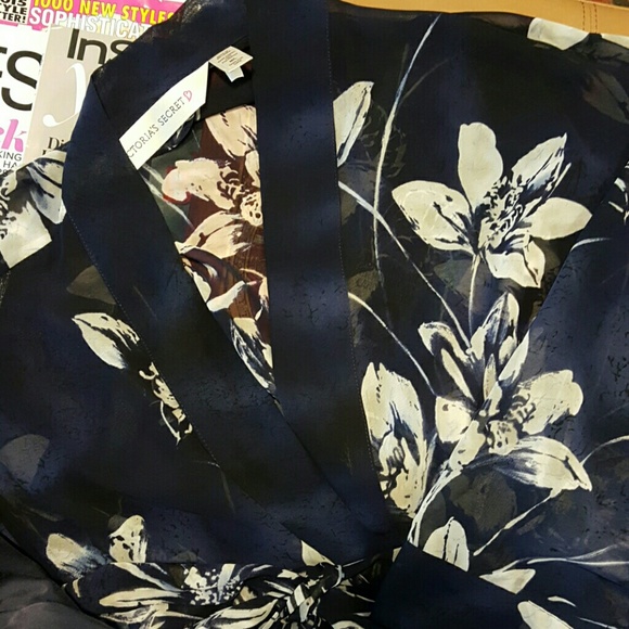 × Robe is Sold× Victoria Secret Robe and Chemise - Picture 2 of 4