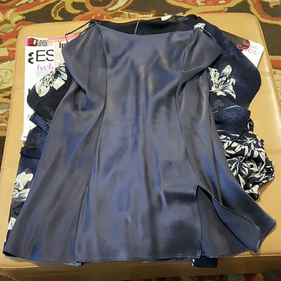 × Robe is Sold× Victoria Secret Robe and Chemise - Picture 3 of 4