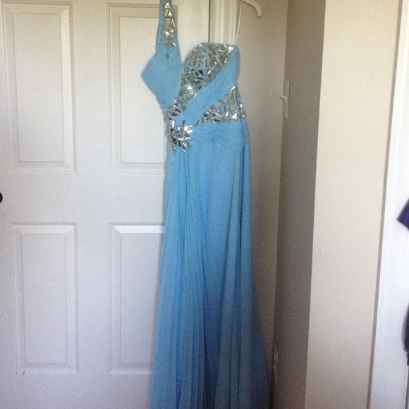 Homecoming dress for sale - Picture 2 of 4