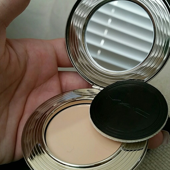 M.A.C. Hello Kitty Collection - Picture 3 of 4