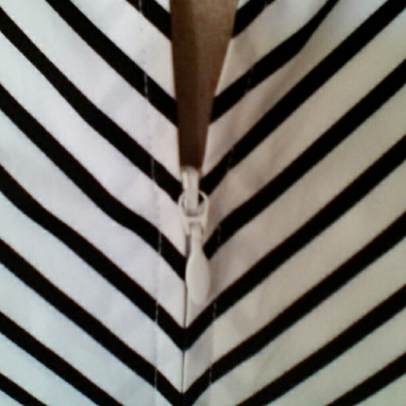 New Top - Picture 3 of 3