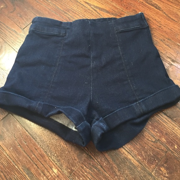 Stretchy high waisted Jean shorts