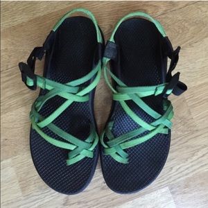 Green chacos
