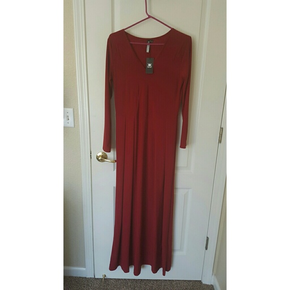 Red dress - Picture 2 of 3