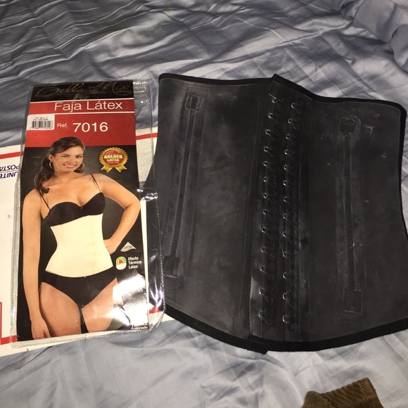 InstaCurve waist cincher size Large. Brand new.