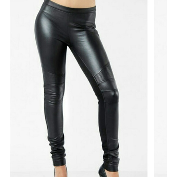 BCBGMAXAZRIA Faux Leather Legging Pants Sz Small