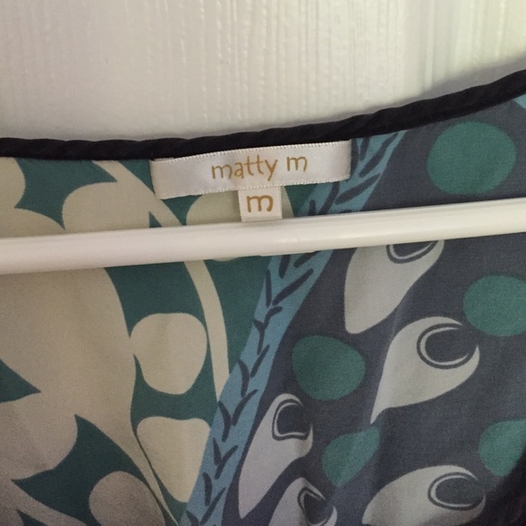 Patterned top - Picture 2 of 3