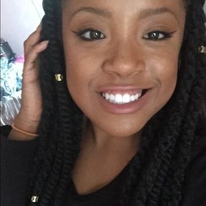 Meet your Posher, Kimberly 👛🐾🎀